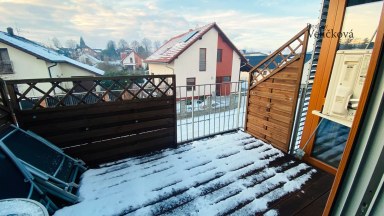 Pronájem útulného bytu 2+kk s balkonem a parkovacím stáním – Svobodné Dvory, Hradec Králové