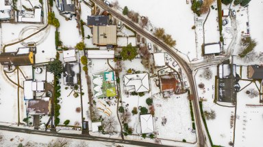 Nádherná novostavba rodinného domu 3+kk s možností přístavby až 2 pokojů, přímo u lesa ve Svinarech