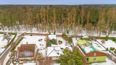 Nádherná novostavba rodinného domu 3+kk s možností přístavby až 2 pokojů, přímo u lesa ve Svinarech