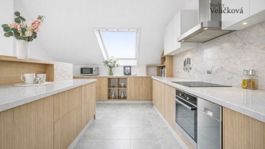 Prodej nádherného bytu 4+kk/3+1 o celkové výměře 129 m2 v Praze - Kunraticích - ul. U Zeleného ptáka