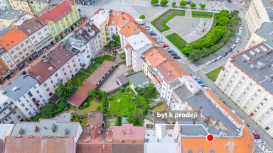 Vkusně zrekonstruovaný byt 2+1 v centru města Hradce Králové s možností využívání zahrady ve dvoře