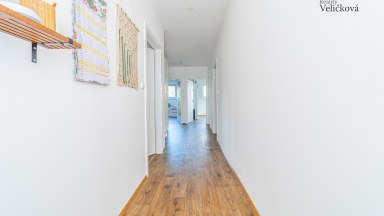 Prodej útulné novostavby rodinného domu 5+kk v obci Krakovany