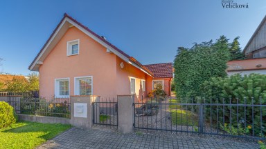 Prodej útulného rodinného domu 93 m2 k trvalému bydlení i rekreaci, s pozemkem 386 m2, Stará Skřeněř