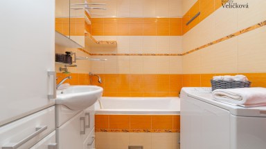 Prodej prostorného bytu 3+1, 76m², s balkonem a nádherným výhledem – Náchod (Staré Město nad Metují)