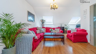 Prodej nádherného bytu 4+kk/3+1 o celkové výměře 129 m2 v Praze - Kunraticích - ul. U Zeleného ptáka