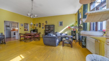 Prodej výjimečného bytového domu v historickém srdci Hradce Králové – Tomkova ulice