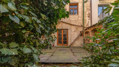 Prodej výjimečného bytového domu v historickém srdci Hradce Králové – Tomkova ulice