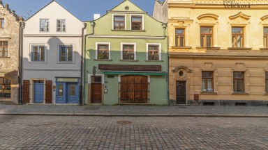 Prodej výjimečného bytového domu v historickém srdci Hradce Králové – Tomkova ulice