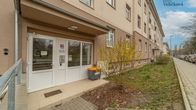 Prodej  podkrovního bytu 3+kk s parkovacím stání v Milovicích (okr. Nymburk)