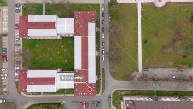 Prodej  podkrovního bytu 3+kk s parkovacím stání v Milovicích (okr. Nymburk)