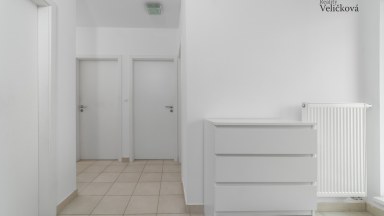 Pronájem pěkného bytu 3+kk včetně parkovacího stání v Hradci Králové- ulice K Meteoru 