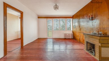 Prodej prostorného bytu 4+1 k rekonstrukci na Slezském Předměstí v Hradci Králové - ulice Severní