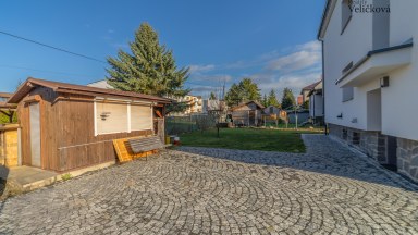 Rodinný dům po rekonstrukci se 2 bytovými jednotkami a fotovoltaikou – Žďár nad Sázavou