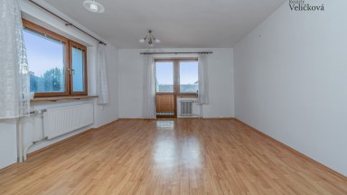 Rodinný dům po rekonstrukci se 2 bytovými jednotkami a fotovoltaikou – Žďár nad Sázavou