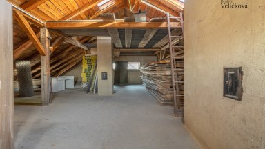 Rodinný dům po rekonstrukci se 2 bytovými jednotkami a fotovoltaikou – Žďár nad Sázavou