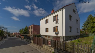 Rodinný dům po rekonstrukci se 2 bytovými jednotkami a fotovoltaikou – Žďár nad Sázavou