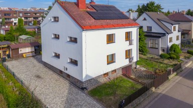 Rodinný dům po rekonstrukci se 2 bytovými jednotkami a fotovoltaikou – Žďár nad Sázavou