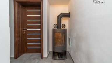 Rodinný dům po rekonstrukci se 2 bytovými jednotkami a fotovoltaikou – Žďár nad Sázavou