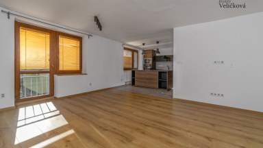 Rodinný dům po rekonstrukci se 2 bytovými jednotkami a fotovoltaikou – Žďár nad Sázavou