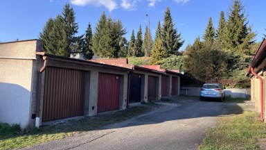 Prodej zděné garáže 16 m² s elektřinou a vlastním pozemkem, Úpice – ul. Palackého U benzinové pumpy