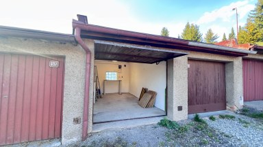 Prodej zděné garáže 16 m² s elektřinou a vlastním pozemkem, Úpice – ul. Palackého U benzinové pumpy