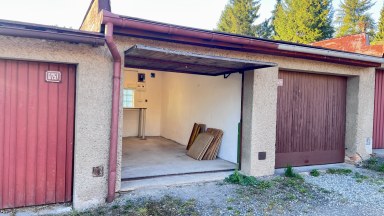 Prodej zděné garáže 16 m² s elektřinou a vlastním pozemkem, Úpice – ul. Palackého U benzinové pumpy