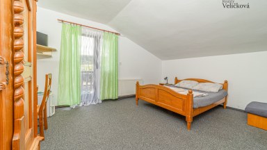 Rekreační areál u Seče s kapacitou až 61 osob a pozemky 5 222 m²