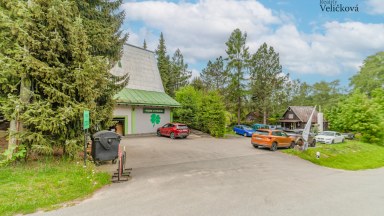 Rekreační areál u Seče s kapacitou až 61 osob a pozemky 5 222 m²