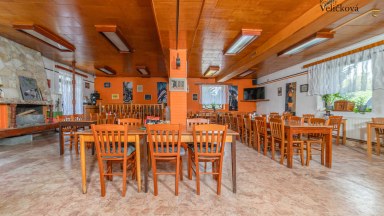 Rekreační areál u Seče s kapacitou až 61 osob a pozemky 5 222 m²