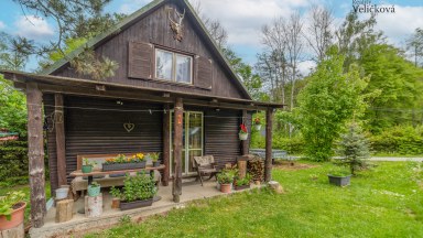 Rekreační areál u Seče s kapacitou až 61 osob a pozemky 5 222 m²