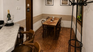 Pronájem vybavené restaurace se zahrádkou a tanečním sálem (329m2)
