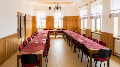 Pronájem vybavené restaurace se zahrádkou a tanečním sálem (329m2)