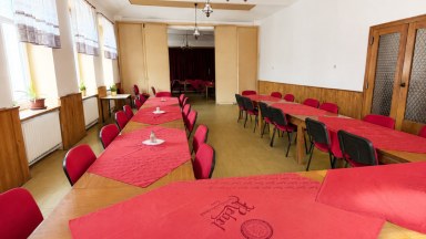 Pronájem vybavené restaurace se zahrádkou a tanečním sálem (329m2)