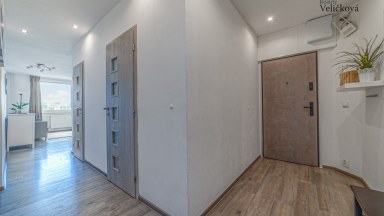 Prodej prostorného bytu 3+kk po rekonstrukci se dvěma lodžiemi – Durychova, Hradec Králové