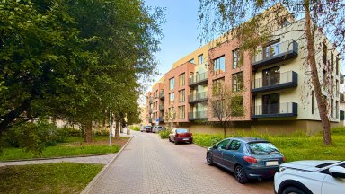 Prodej moderního právě zkolaudovaného bytu 1+kk s balkonem a garážovým stáním v Hradci Králové 