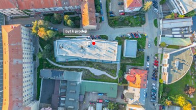 Prodej moderního právě zkolaudovaného bytu 1+kk s balkonem a garážovým stáním v Hradci Králové 