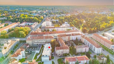 Prodej moderního právě zkolaudovaného bytu 1+kk s balkonem a garážovým stáním v Hradci Králové 