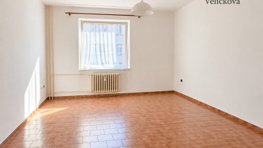 Byt 2+kk o celkové ploše 48 m² na Dukelské třídě v Hradci Králové