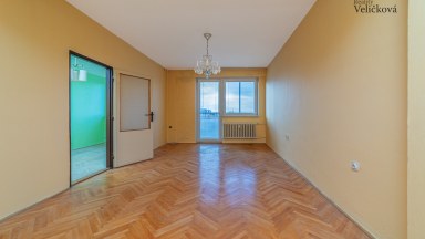 Prodej světlého a vzdušného bytu 3+1 k rekonstrukci v Hradci Králové - třída SNP, Slezské Předměstí
